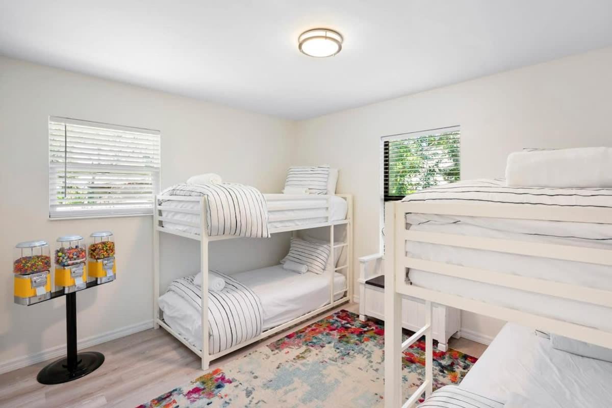 The St Augusdream Renovated Beach House Sleeps 8 Walk To Beach St. Augustine Extérieur photo
